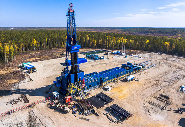 куст нефтяных скважин